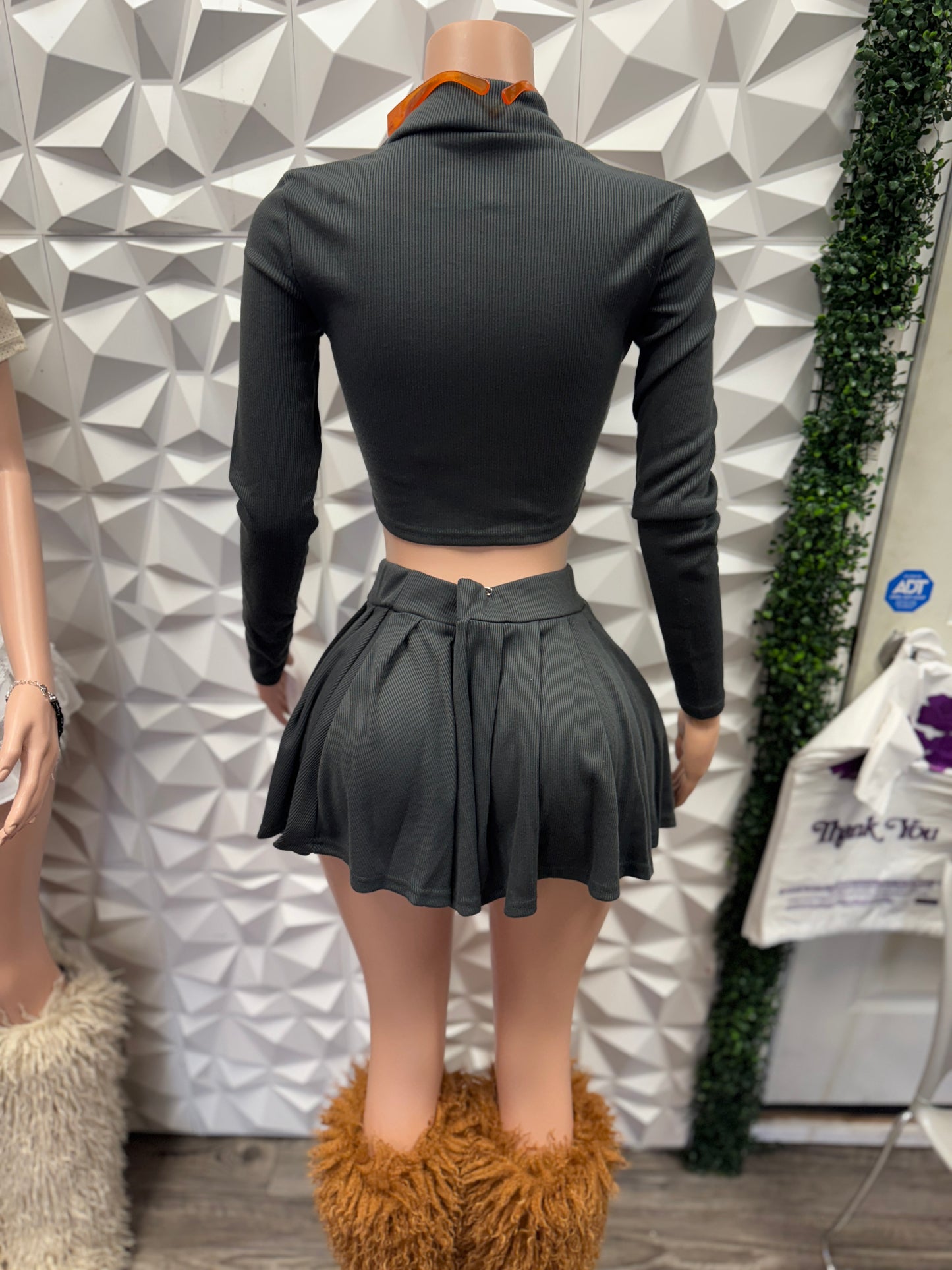 Unique Pleated Zip Skirt Set