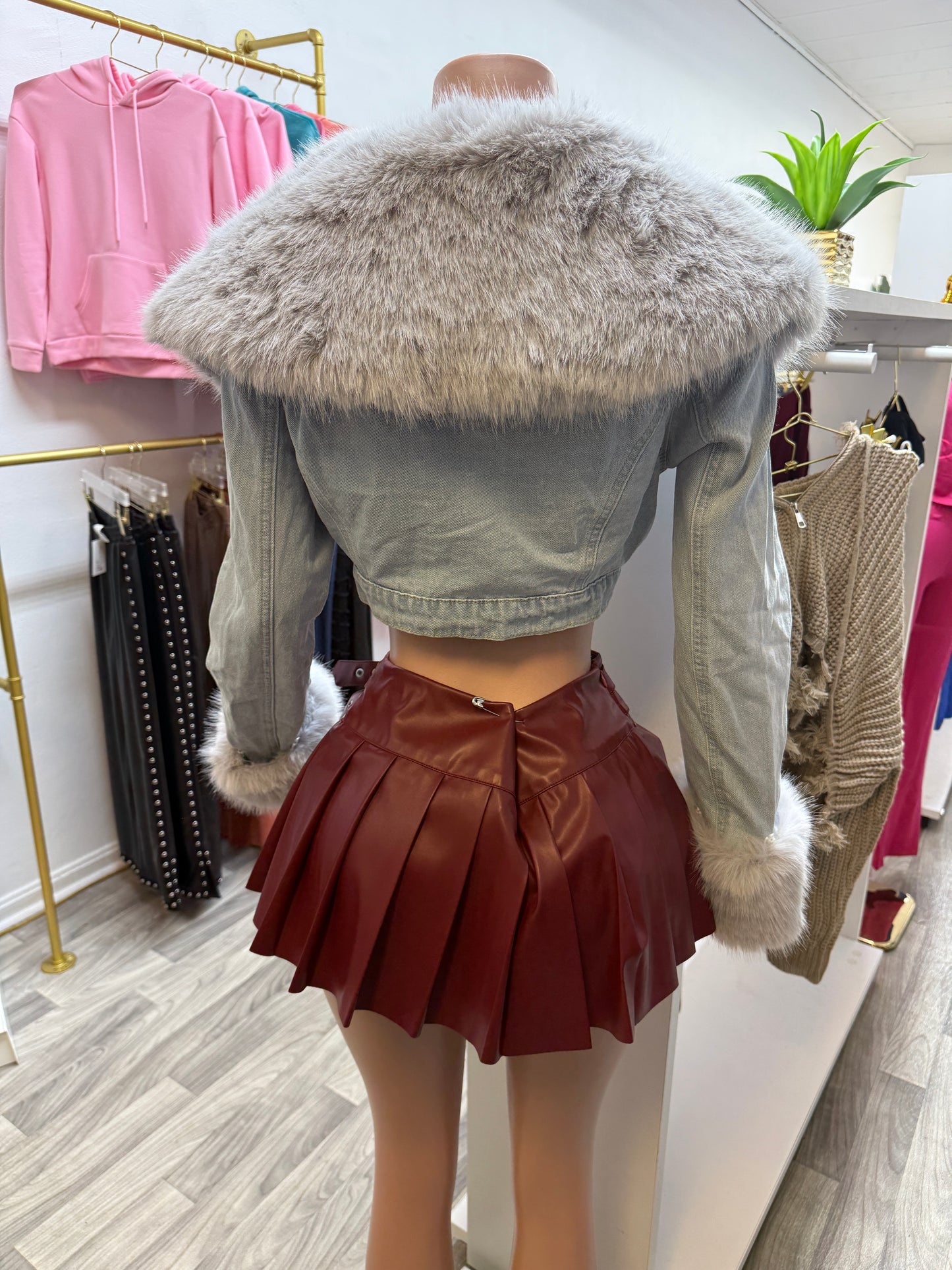 2-in-1 Luxe Fur Collar Denim Crop Jacket