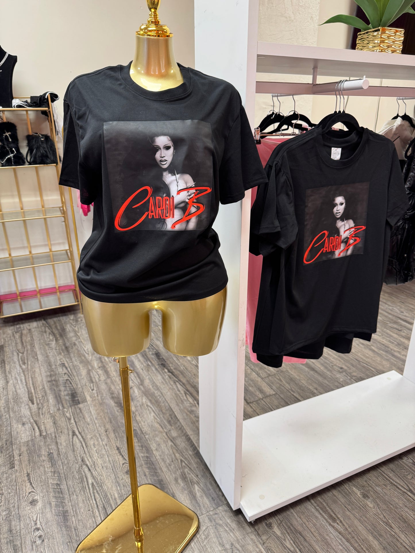 Cardi Basic Graphic Tee